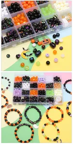 Detailansicht des 24-Gitter Halloween Bastelsets mit Totenköpfen und Perlen in Box
