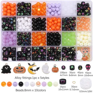 Halloween DIY-Perlen-Set in 24er Box mit Acrylperlen, Legierungsanhängern und Gummiband