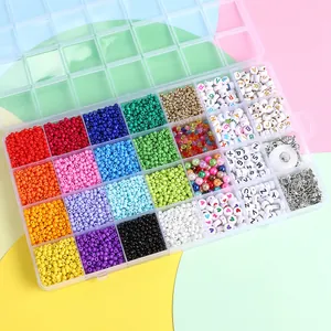 Set fai-da-te 28 scomparti con perline 3mm, lettere e accessori per collane fatte a mano