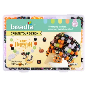 Kit DIY para joyas de Halloween con cuentas acrílicas y dijes en caja de 24 rejillas