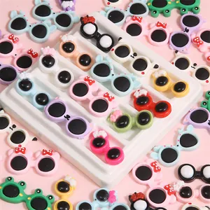 Colorful mini acrylic heart-shaped and round eyewear pendants for DIY jewelry making
