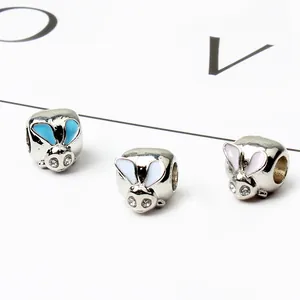 Trois jolies perles lapin en alliage argenté avec émail coloré pour création de bijoux DIY