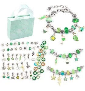 Kit de Fabrication de Bracelets à Breloques DIY pour Filles Perles de Cristal Vert Pendentifs en Alliage Chaîne Serpent Cadeaux de Bijoux Avec Boîte Cadeau