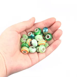 Ensemble de perles en cristal vert avec paillettes et motifs facettés pour bijoux
