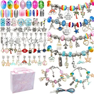 Kit de Fabrication de Bijoux DIY pour Filles Perles en Verre Colorées Pendentifs en Alliage Bracelets Chaîne en Acier Inoxydable Boîte en Marbre Rose