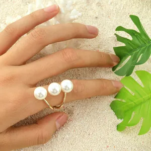 Anello aperto con tre perle placcato oro 14k per donna in stile spiaggia estiva