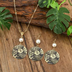 Hawaïaanse Frangipani sieradenset met 14K vergulde ketting en oorbellen