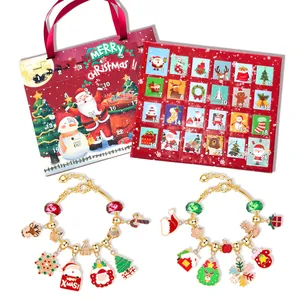 Calendrier de l'avent avec 24 surprises, bracelets DIY et breloques de Noël pour enfant