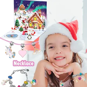 Détails du calendrier de l'Avent de Noël avec breloques licorne et bracelet perles pour enfants