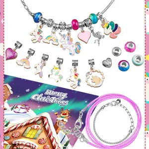 Détails du calendrier de l'Avent DIY bracelet licorne avec 24 accessoires et perles colorées