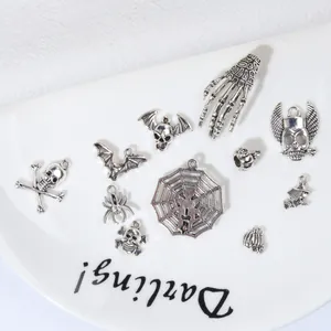 Ensemble de breloques Halloween DIY avec pendentifs argentés crâne araignée et chauve-souris