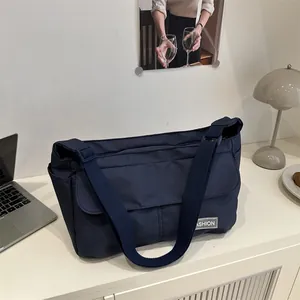 Bolso Bandolera de Nailon Minimalista de Moda para Mujer Gran Capacidad Bolso de Hombro Casual Messenger con Correa Ancha Ajustable Bolso Diario Urbano