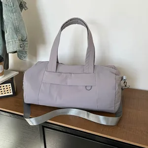 Sac bowling léger en nylon lavande pour fitness et voyage avec bandoulière amovible