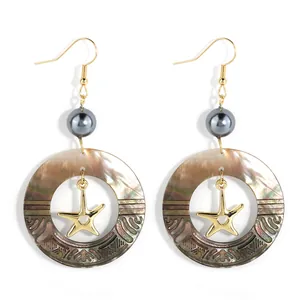 Böhmische goldene Seestern-Ohrringe mit Muscheltextur-Ring und grauen Perlenperlen