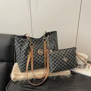 Borsa Tote da Donna in Pelle PU a Grande Capacità Set di 2 Pezzi Con Pochette Monogramma Lettera M Logo in Metallo Oro Borsa a Tracolla Per Ufficio
