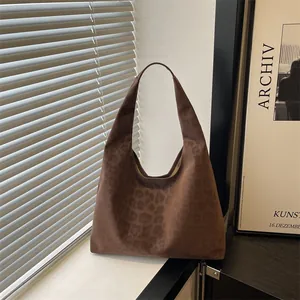 Women's Fashion Leopard Print Tote Bag Large Capacity Hobo Shoulder Bag Durable Material Autumn Winter Casual Handbag