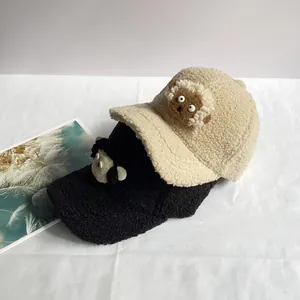 Casquette en polaire chaude avec décoration d'agneau 3D pour l'automne et l'hiver