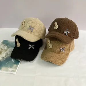 Casquette de Baseball d'Hiver en Laine d'Agneau pour Femme Lapin Mignon Nœud à Carreaux Bonnet en Polaire Épaisse