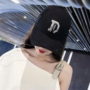Modische schwarze Damen-Baseballkappe mit Strass-D-Buchstaben und Kristallverzierung