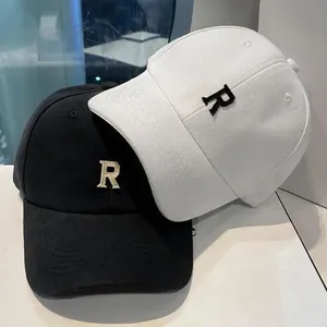 Casquettes de baseball classiques en coton noir et blanc avec lettre R brodée