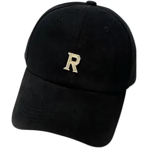Casquette de baseball en coton noir classique avec broderie R dorée et visière courbée
