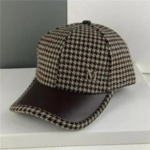 Casquette pied-de-poule avec visière en cuir marron et détail métallique M doré
