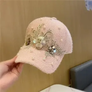 Damen Winter Nerzsamt Baseballkappe mit Perlen-Spitzenblume Stickerei Pailletten Elegant Süß Plüsch Warm Verstellbare Mütze