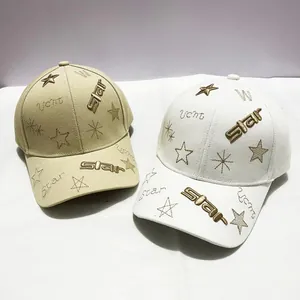Casquettes de baseball beige et blanc avec broderie étoile dorée et lettrage Vcnt