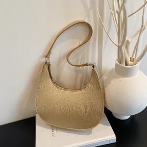 Damen Minimalistisch Kieselstruktur PU Leder Halbmond Hobo Tasche Schick Achseltasche Mode Pendler Schultertasche Gold Silber Schwarz Braun