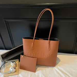Borsa Tote in Pelle PU da Donna di Grande Capacità Con Piccola Pochette Lettera Goffrata Borsa a Spalla Urbana Semplice Retro