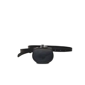 Sac ceinture minimaliste en cuir noir avec mini pochette et garnitures en métal argenté
