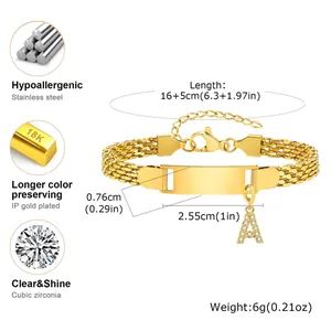Detail eines 18K vergoldeten Edelstahl-ID-Armbands mit Zirkon-A-Anhänger und Maßen