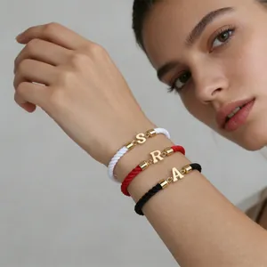 Einfaches Geflochtenes Seil Initial Armband Für Damen Vergoldeter Titanstahl Buchstaben Charm Verstellbarer Handschmuck Mode