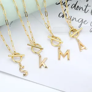 Collares dorados de cadena de clip con cierre en T y colgantes de 26 letras inglesas