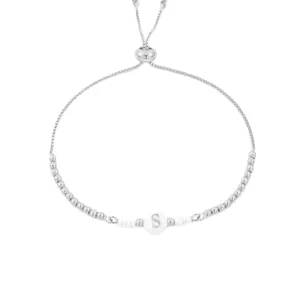 Verstellbares Edelstahl-Perlenarmband mit einem Buchstaben-S-Alphabet-Anhänger