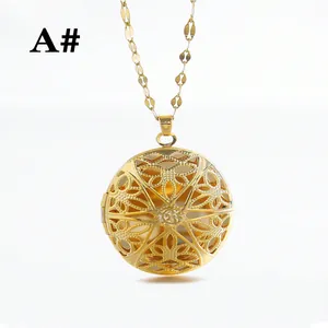 Gepolijste gouden medaillon ketting met ronde ster-uitsparing en fijne gouden schakelketting