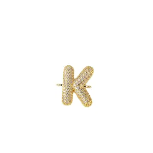 Pendentif lettre K doré avec micro-pavage en zircone pour collier élégant