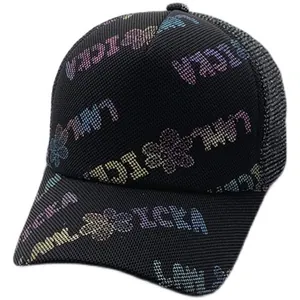 Berretto da baseball in mesh nero con motivi floreali colorati e scritte DICKA sfumate