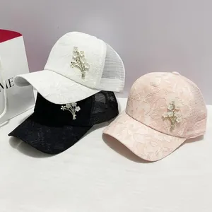Casquette de Baseball Élégante en Dentelle et Maille pour Femmes Respirante Chapeau de Soleil d'Été Avec Décoration de Fleur en Strass Réglable Mode