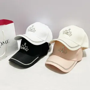 Berretto da baseball donna chic con corona di strass in quattro colori alla moda