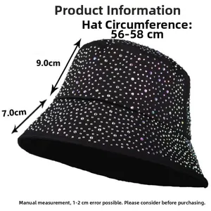 Détail montrant la profondeur de 9cm et le bord de 7cm d'un chapeau bob noir en strass