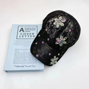 Berretto da Baseball in Pizzo Traspirante da Donna Elegante Cappello da Sole con Fiori di Strass Regolabile Moda Estiva