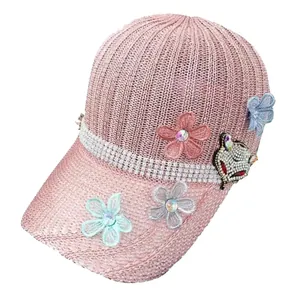 Berretto da baseball rosa lavorato a maglia con fiori di cristallo e patch volpe