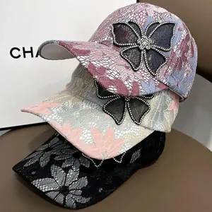 Atmungsaktives Spitzen-Baseballkappen-Set für Damen mit Strass-Schmetterlingsdekor