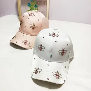 Women Rhinestone Bee Satin Baseball Cap Adjustable Fashion Sun Hat Sparkling Crystal Peak Cap Streetwear Accessory