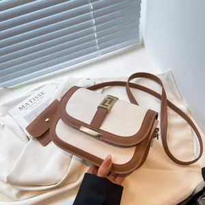 Satteltasche in Beige und Braun mit goldener Schnalle und abnehmbarem Mini-Beutel