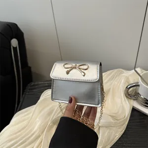 Borsa a Sella con Fiocco da Donna Moda Borsa a Spalla in Pelle PU Con Catena in Metallo Borsa a Tracolla Minimalista Daily Small Purse