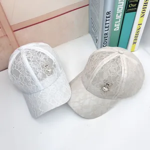 Casquette de baseball en dentelle d'été avec décoration d'ours en strass et perles