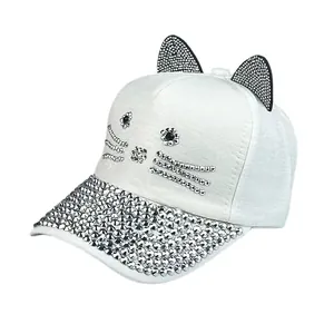 Berretto da baseball bianco con orecchie di gatto in strass e viso di gatto scintillante