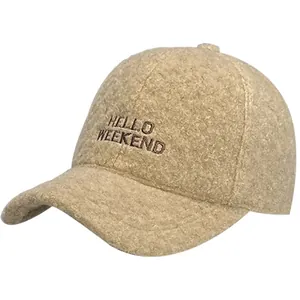 Khaki baseballpet van imitatiekasjmier met Hello Weekend borduursel voor herfst en winter